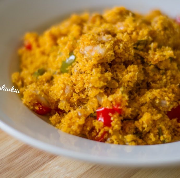 Gari sauté aux crevettes et légumes