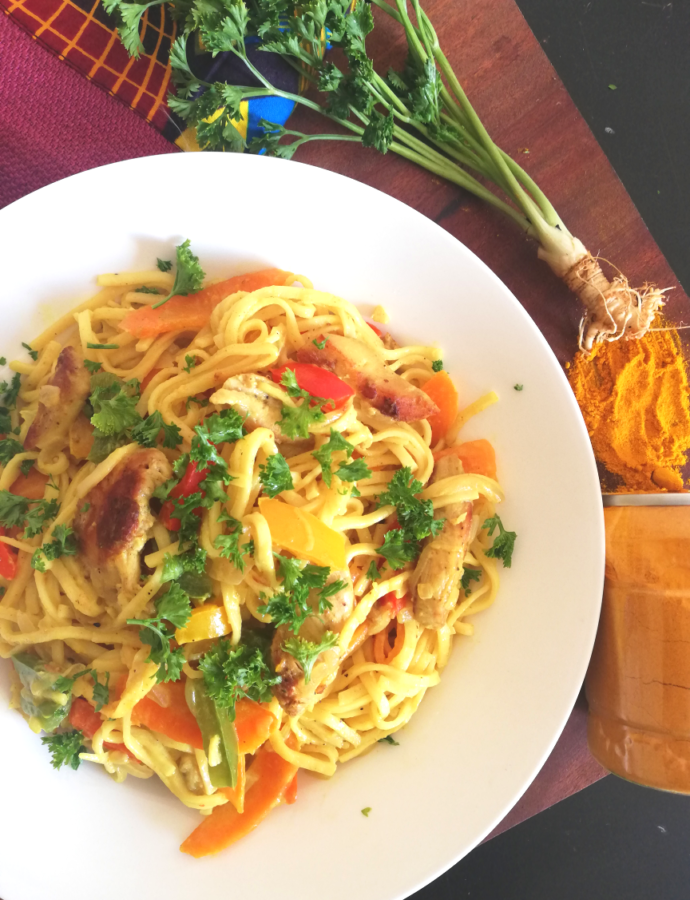 Nouilles sautées au poulet et crème soja