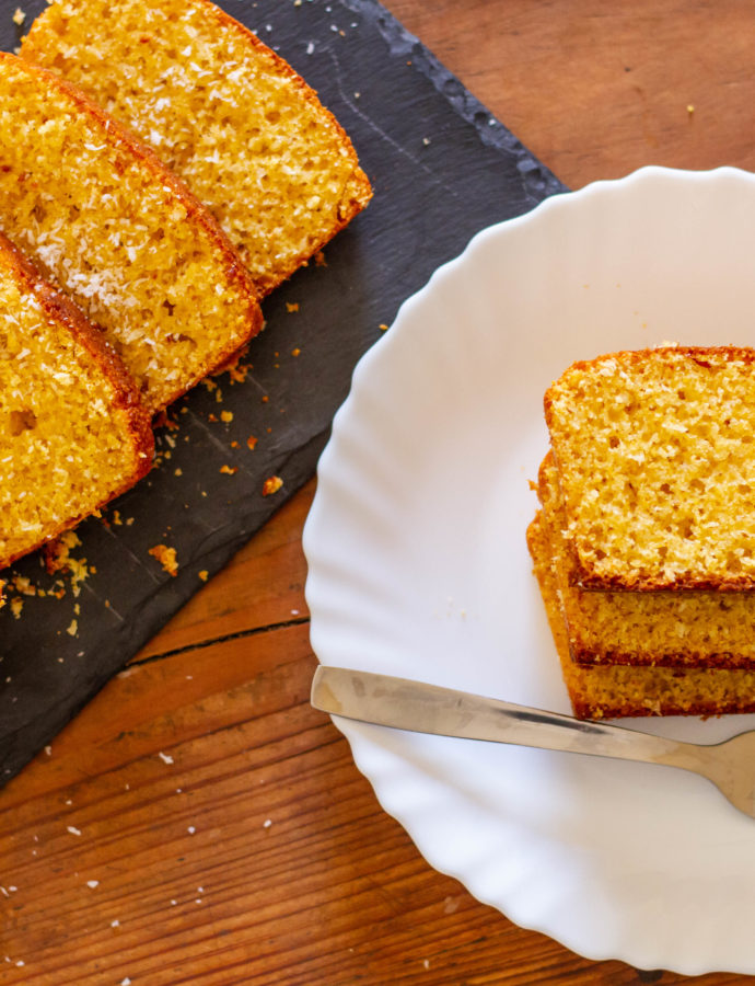 Cake à la farine de maïs et noix de coco